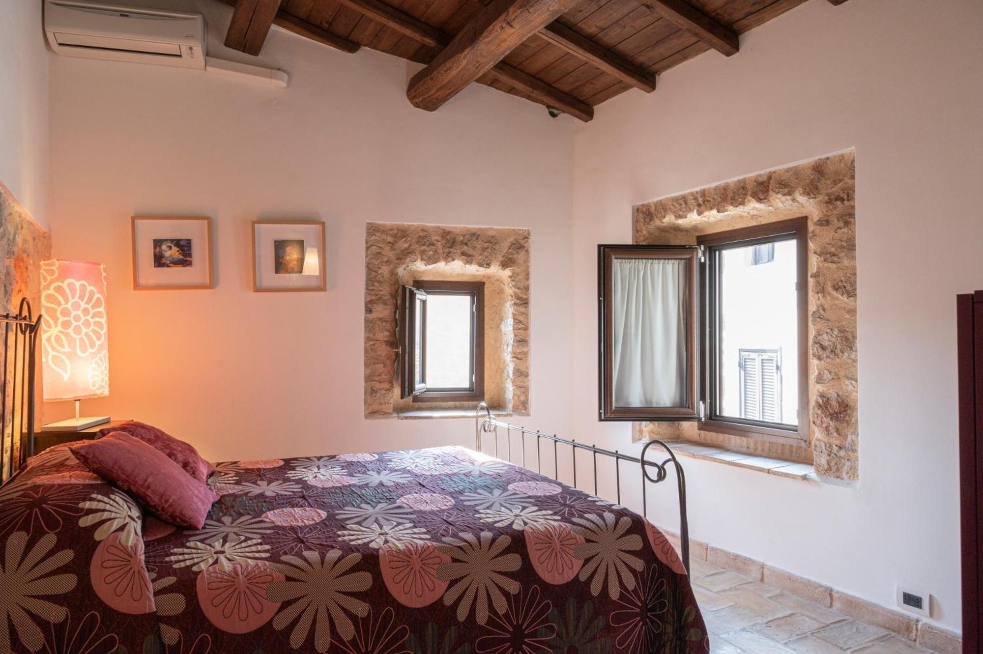 Locanda Persei Bed & Breakfast Prossedi Dış mekan fotoğraf