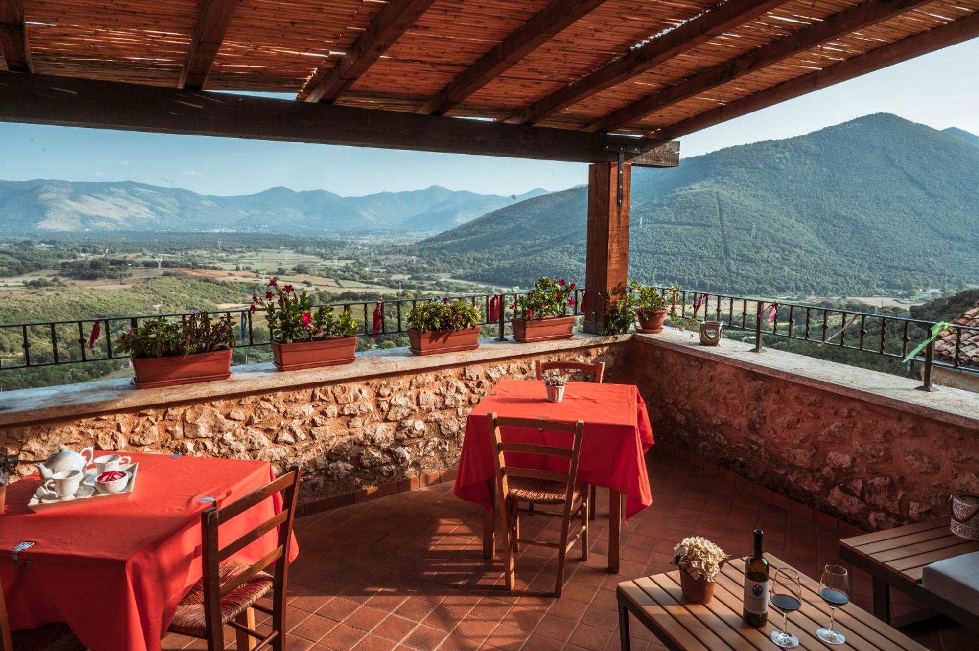 Locanda Persei Bed & Breakfast Prossedi Dış mekan fotoğraf